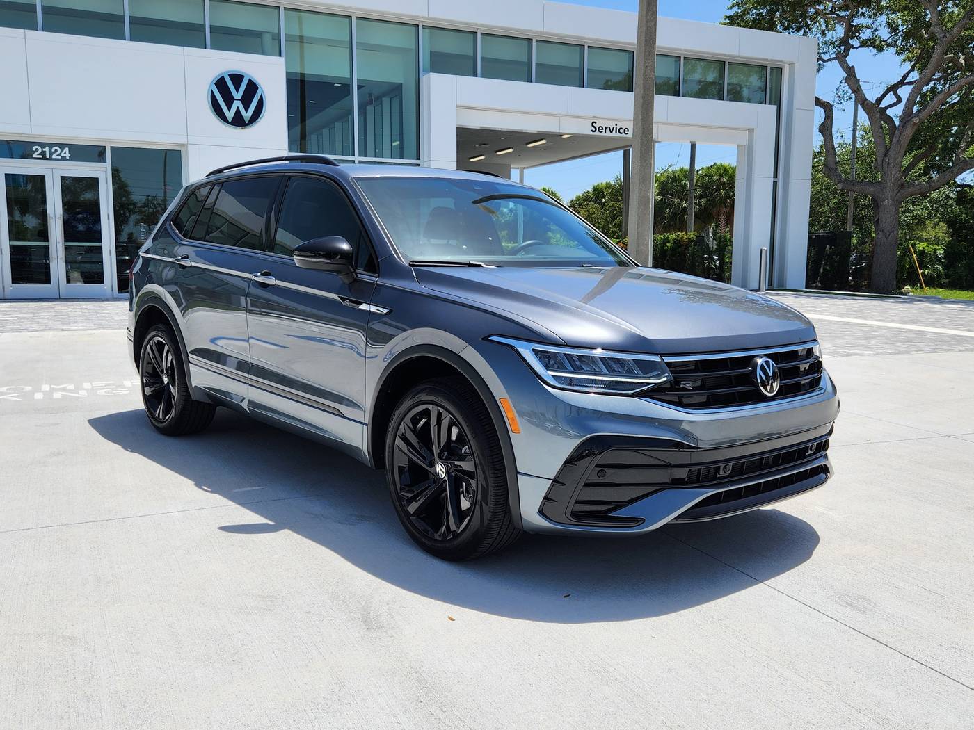 2024 Volkswagen Tiguan SE R-Line Black — SUV — 7,830 mi — Sarasota, FL