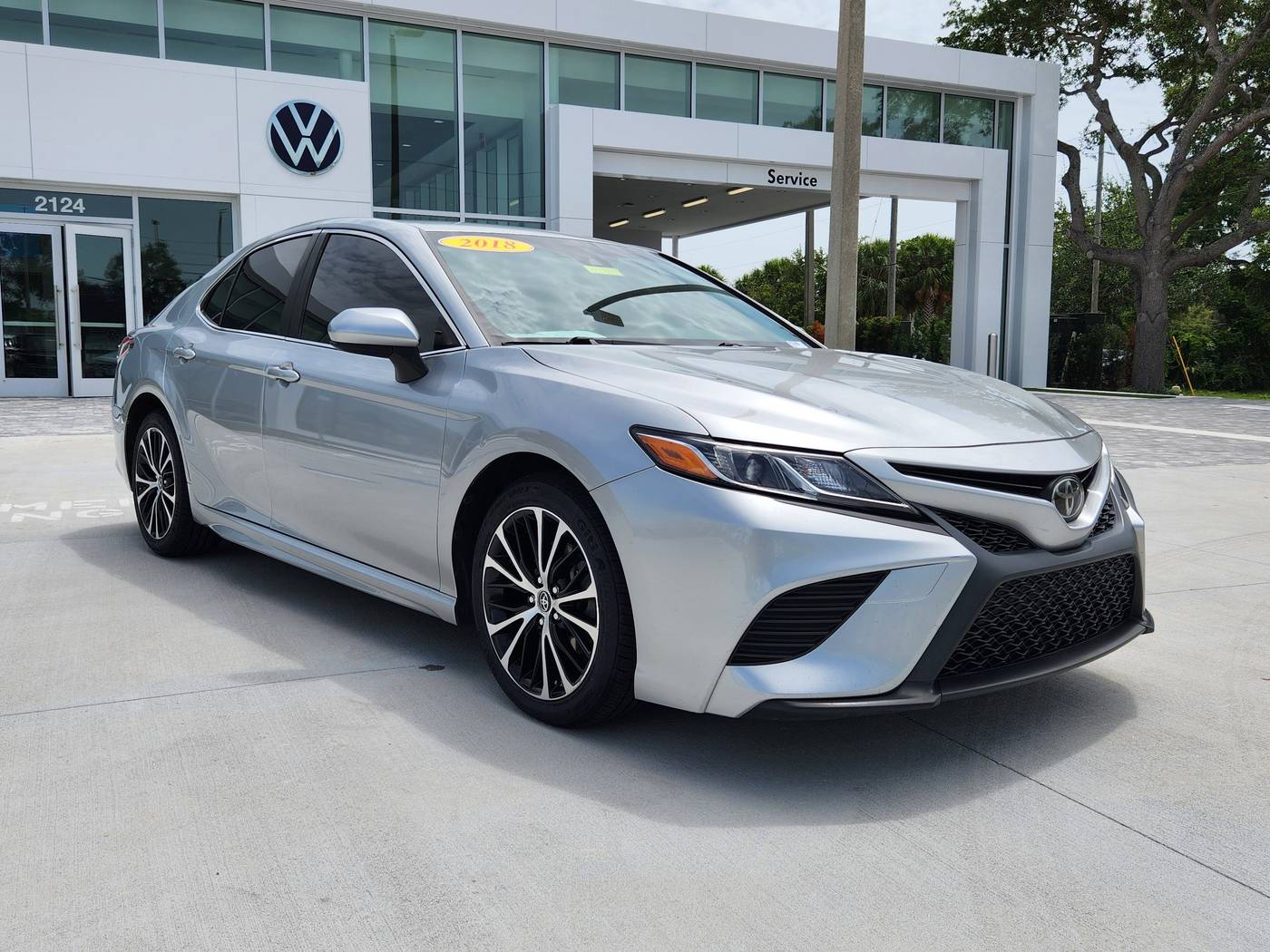 2018 Toyota Camry SE — Sedan — 84,201 mi — Sarasota, FL