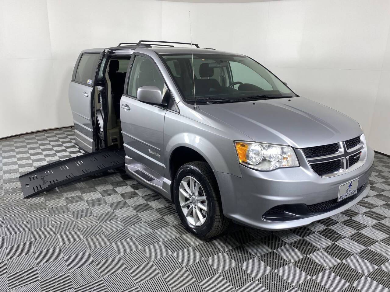 2016 Dodge Grand Caravan SXT — Minivan — 110,496 mi — Phoenix, AZ