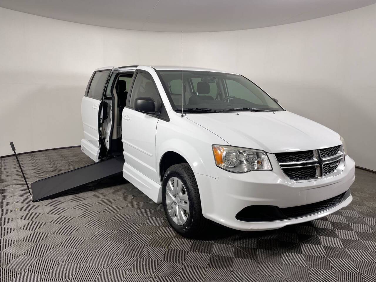 2014 Dodge Grand Caravan SE — Minivan — 79,244 mi — Phoenix, AZ