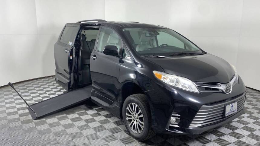 2020 Toyota Sienna XLE — Minivan — 74,710 mi — Phoenix, AZ