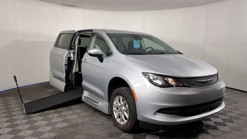 2023 Chrysler Voyager LX — Minivan — 28,257 mi — Phoenix, AZ