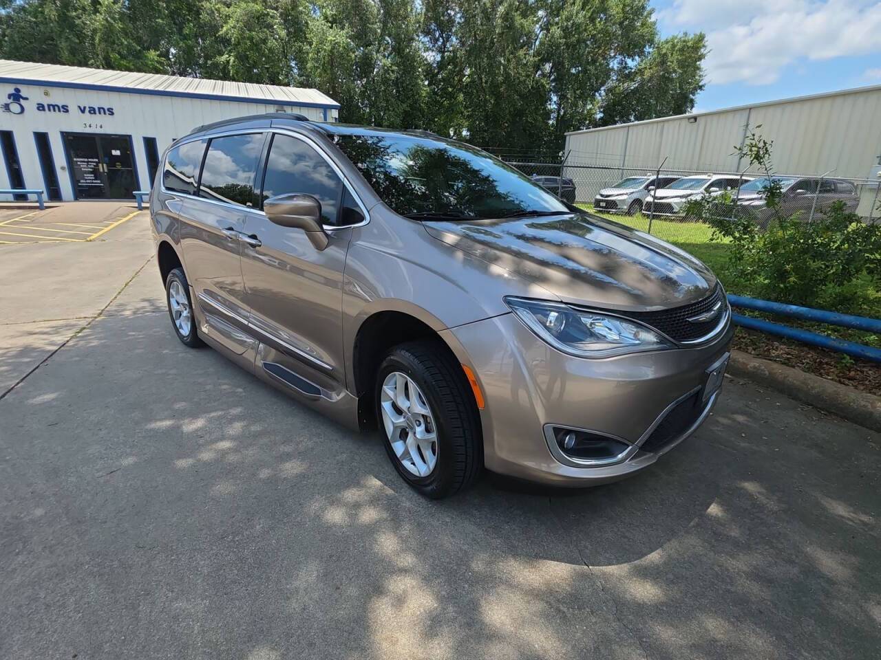 2017 Chrysler Pacifica Touring L — Minivan — 54,789 mi — Phoenix, AZ
