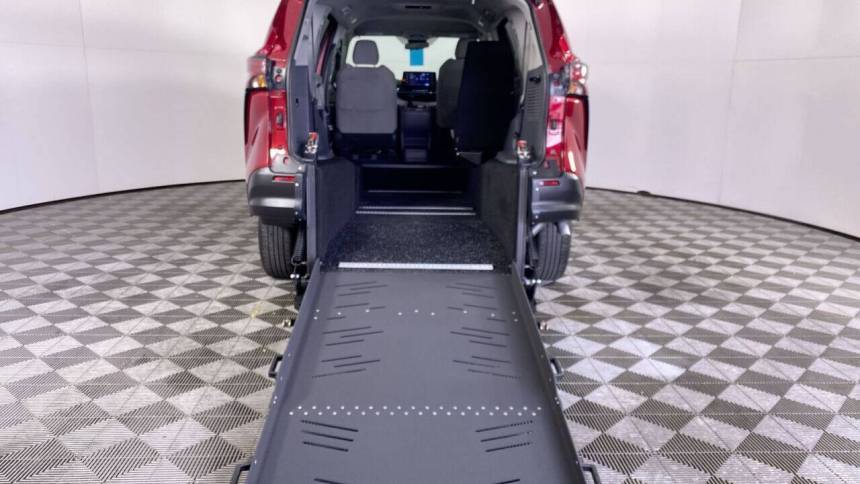 2023 Toyota Sienna LE — Minivan — 25,349 mi — Phoenix, AZ