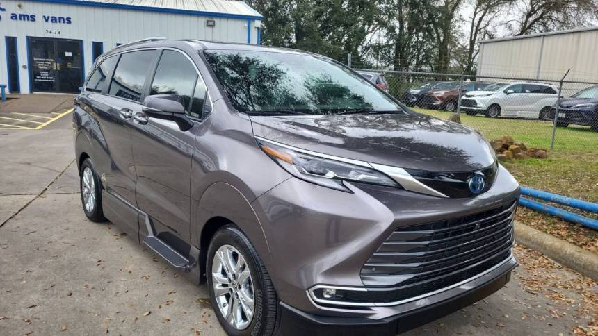 2022 Toyota Sienna Platinum — Minivan — 6,931 mi — Phoenix, AZ