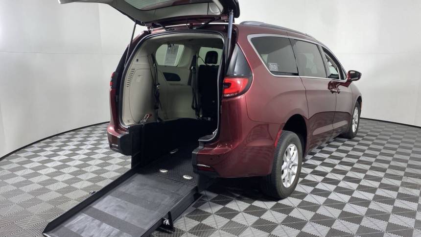 2021 Chrysler Pacifica Touring L — Minivan — 34,526 mi — Phoenix, AZ