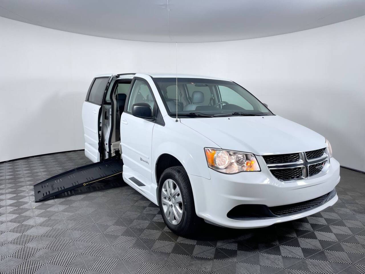 2016 Dodge Grand Caravan SE — Minivan — 48,092 mi — Phoenix, AZ