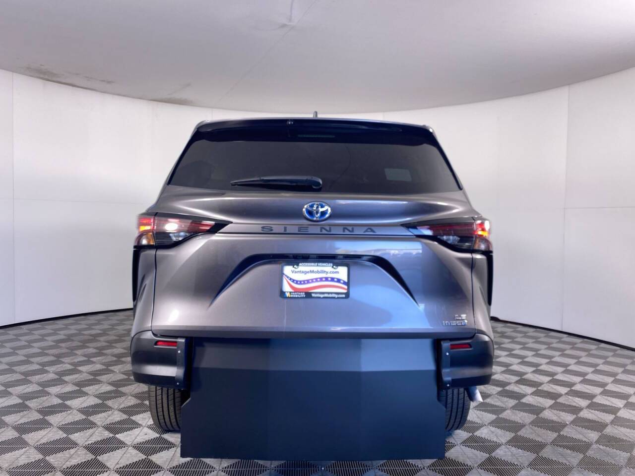 2023 Toyota Sienna LE — Minivan — 24,944 mi — Phoenix, AZ