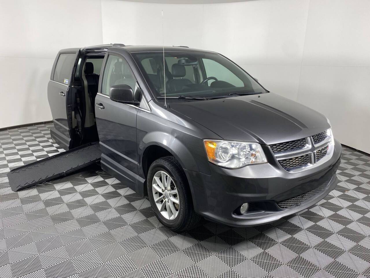 2019 Dodge Grand Caravan SXT — Minivan — 53,785 mi — Phoenix, AZ