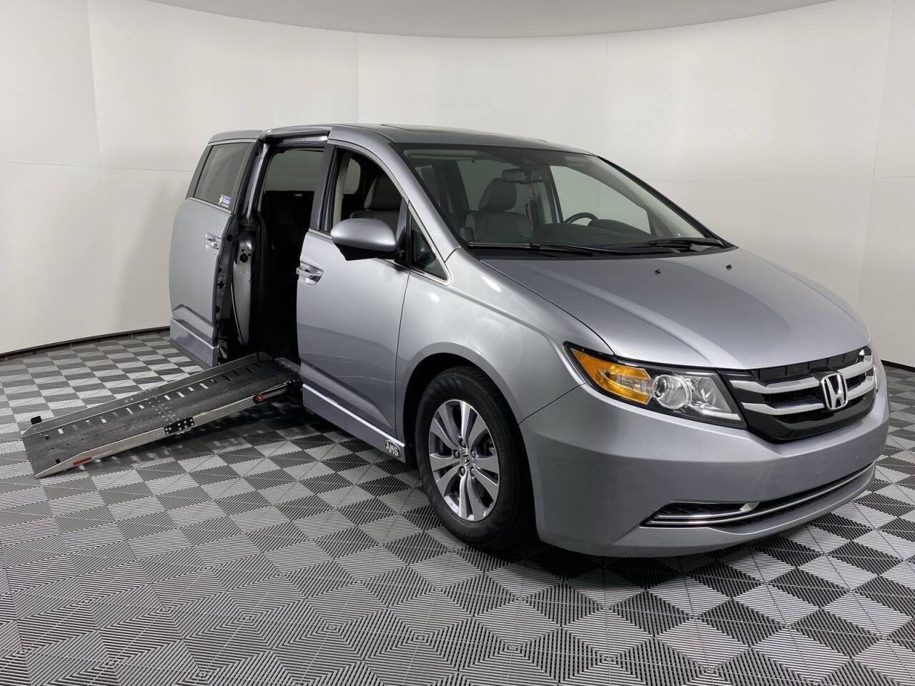 2016 Honda Odyssey EX-L — Minivan — 52,116 mi — Phoenix, AZ