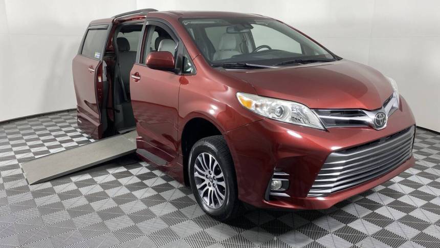 2019 Toyota Sienna XLE — Minivan — 33,700 mi — Phoenix, AZ