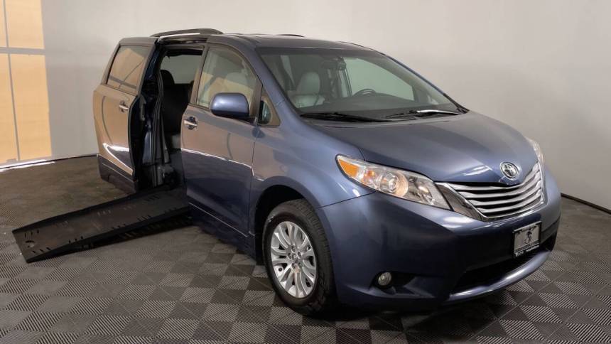 2017 Toyota Sienna XLE — Minivan — 42,989 mi — Phoenix, AZ