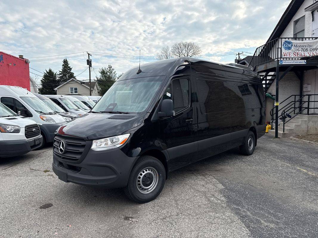 2025 Mercedes-Benz Sprinter Passenger Van 2500 — Passenger Van — 16 mi — Baldwin, NY