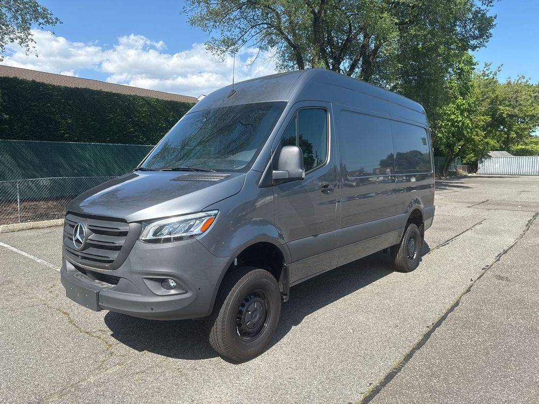 2023 Mercedes-Benz Sprinter Crew Van 2500 — Cargo Van — 11 mi — Baldwin, NY