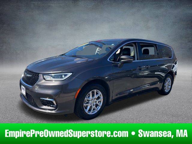 2023 Chrysler Pacifica Touring L — Minivan — 20,142 mi — Swansea, MA