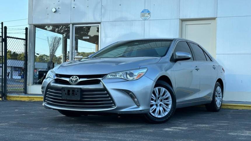 2015 Toyota Camry LE — Sedan — 165,737 mi — Austell, GA
