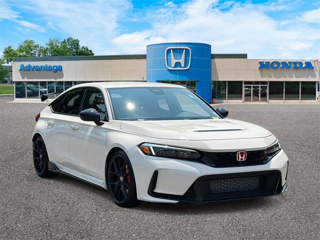 2023 Honda Civic Type R — Hatchback — 2,283 mi — Saint James, NY