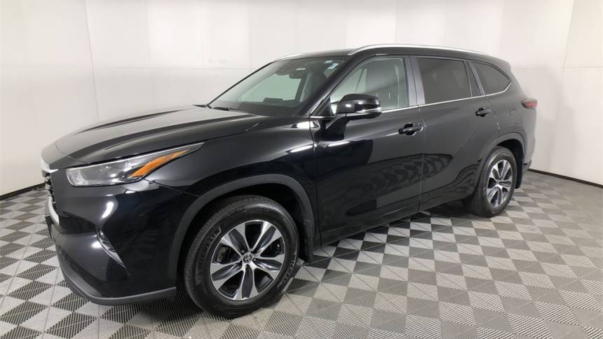 2024 Toyota Highlander LE — SUV — 21,156 mi — Cornelius, NC