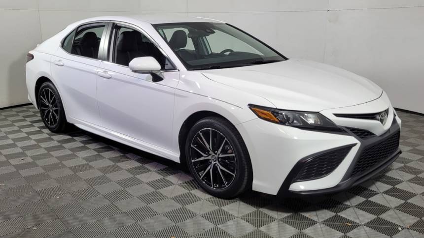 2022 Toyota Camry SE — Sedan — 23,346 mi — Cornelius, NC