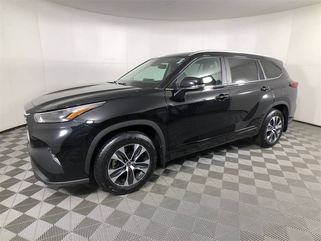2023 Toyota Highlander XLE — SUV — 32,420 mi — Cornelius, NC