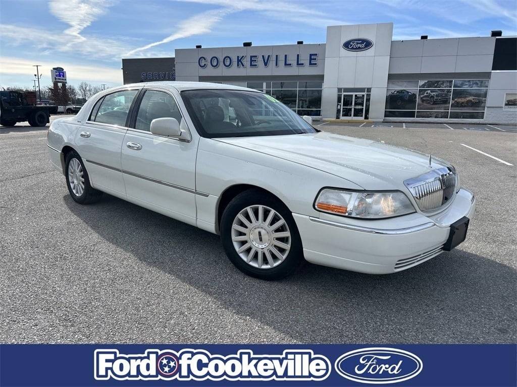 2003 Lincoln Town Car Signature