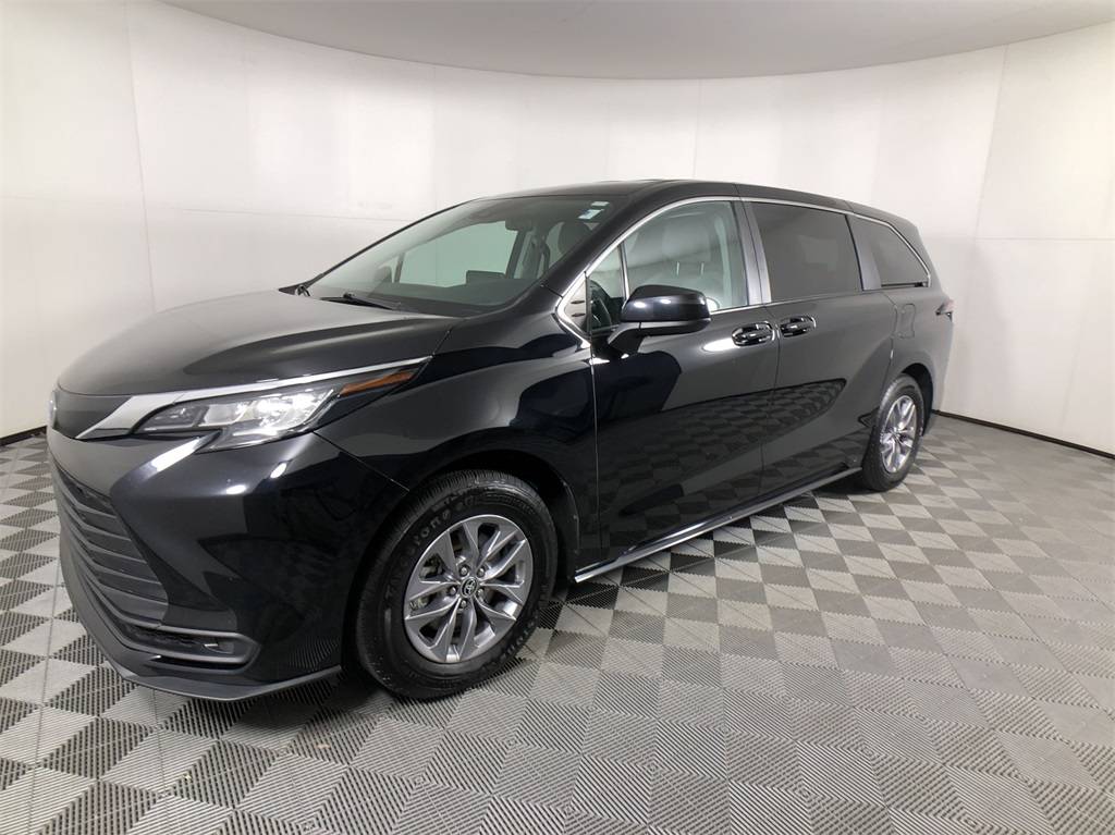 2023 Toyota Sienna LE — Minivan — 90,256 mi — Cornelius, NC