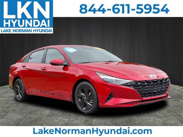 2023 Hyundai Elantra SEL — Sedan — 9,453 mi — Cornelius, NC