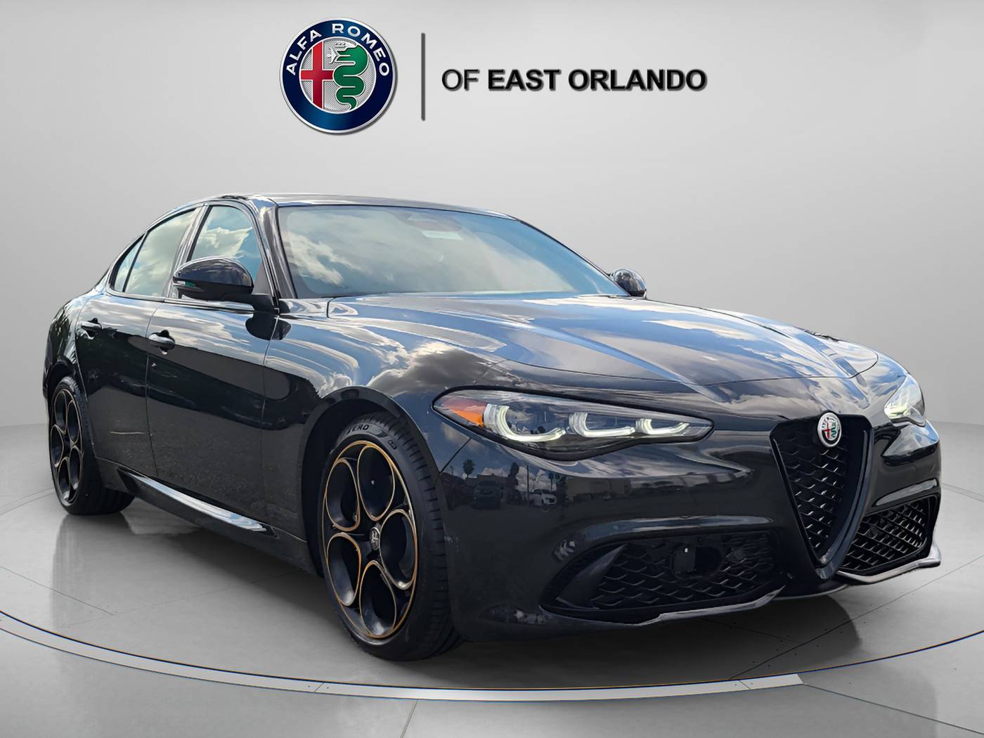 2025 Alfa Romeo Giulia Intensa