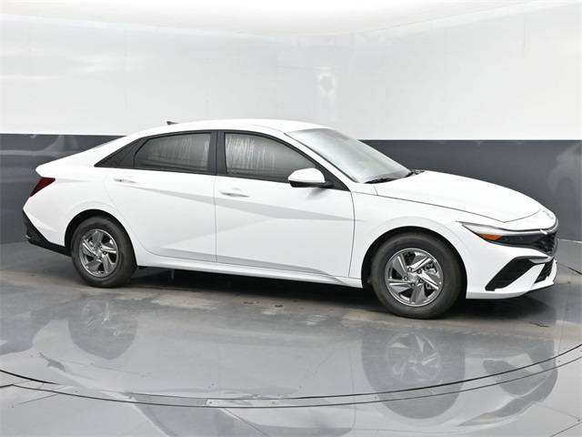 2025 Hyundai Elantra SE — Sedan — 4,107 mi — Matthews, NC
