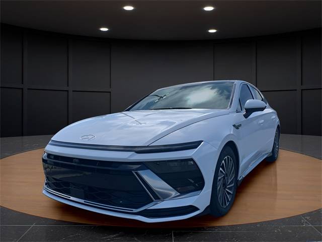 2024 Hyundai Sonata Hybrid Limited — Sedan — 305 mi — Matthews, NC
