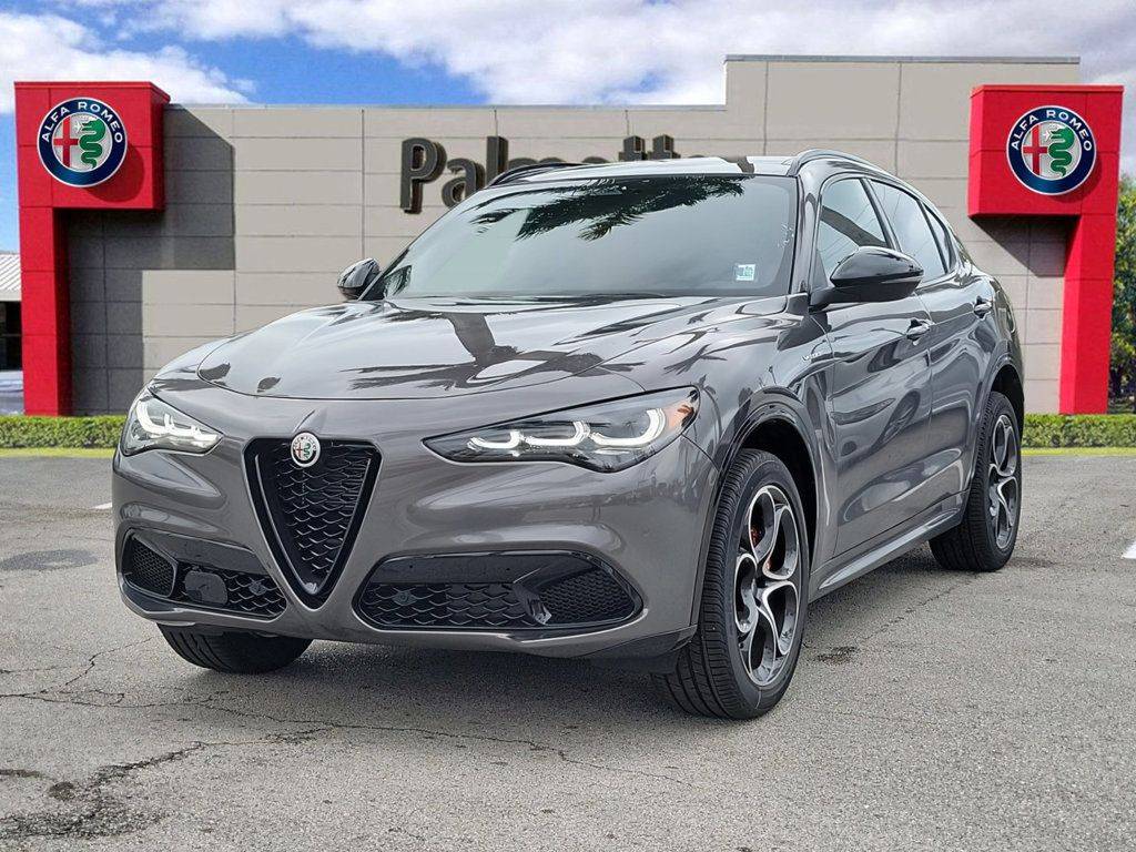 2025 Alfa Romeo Stelvio Sprint — SUV — 20 mi — Miami, FL