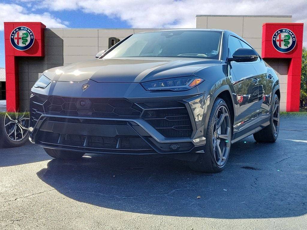 2021 Lamborghini Urus Standard