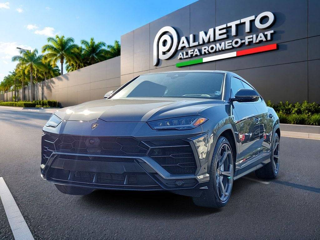 2021 Lamborghini Urus Standard