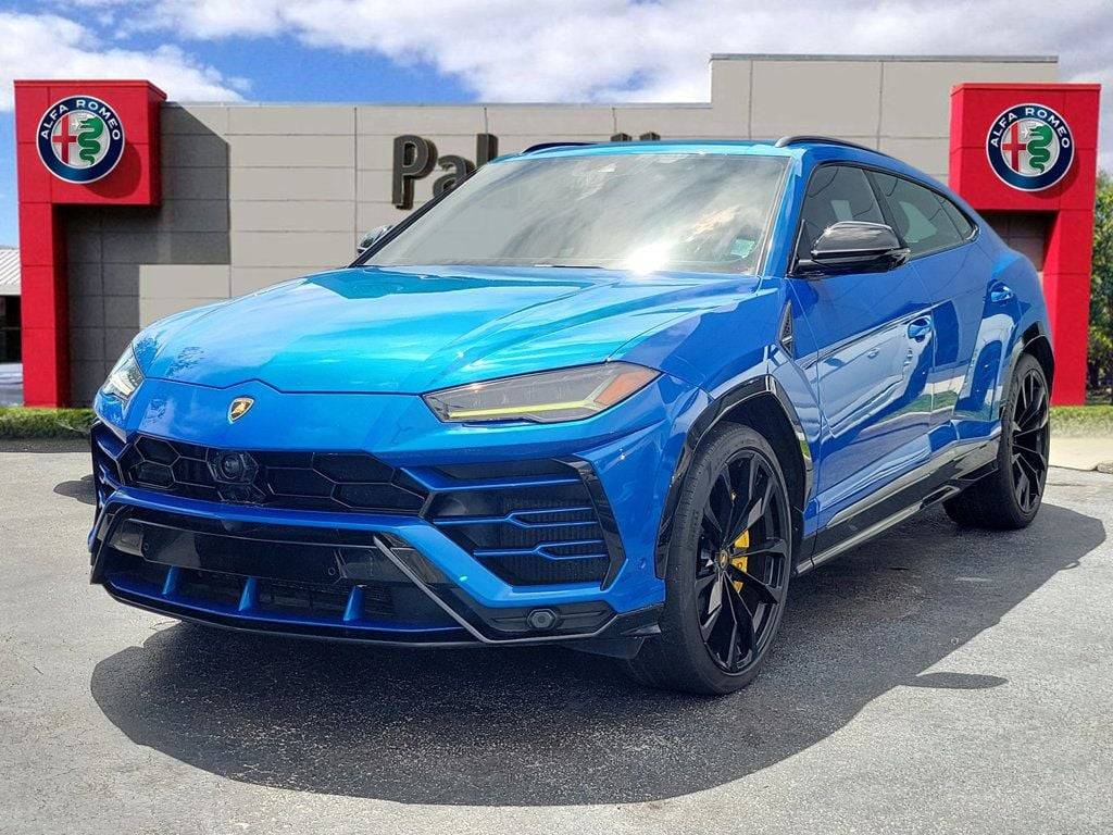 2020 Lamborghini Urus Standard