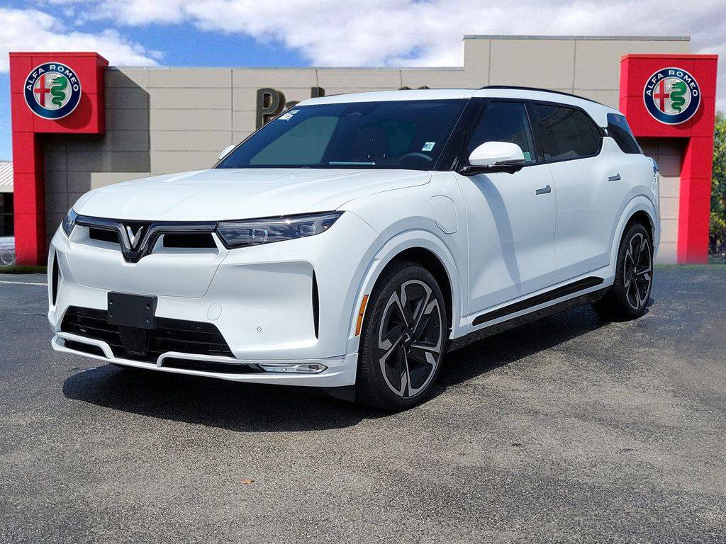 2024 VinFast VF 9 Plus — SUV — 120 mi — Miami, FL