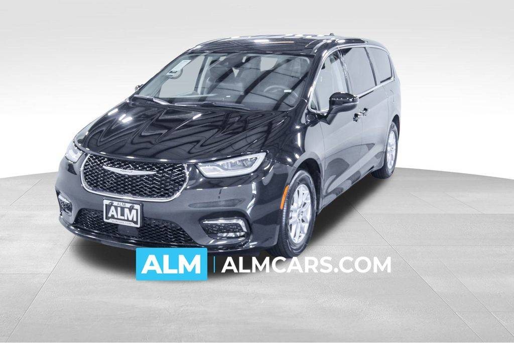 2023 Chrysler Pacifica Touring L — Minivan — 63,804 mi — Union City, GA