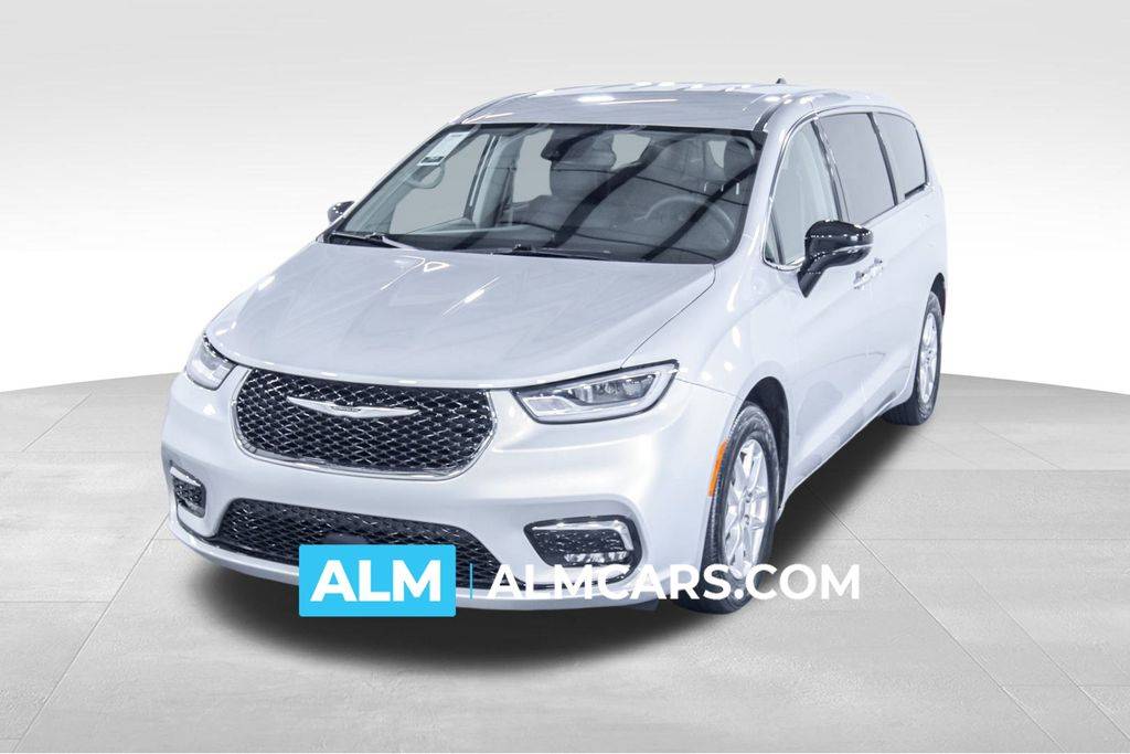 2024 Chrysler Pacifica Touring L — Minivan — 55,772 mi — Union City, GA