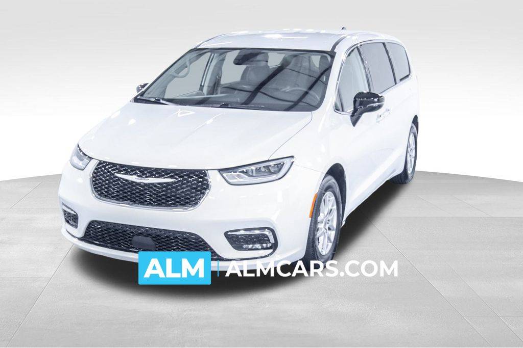 2024 Chrysler Pacifica Touring L — Minivan — 63,159 mi — Union City, GA