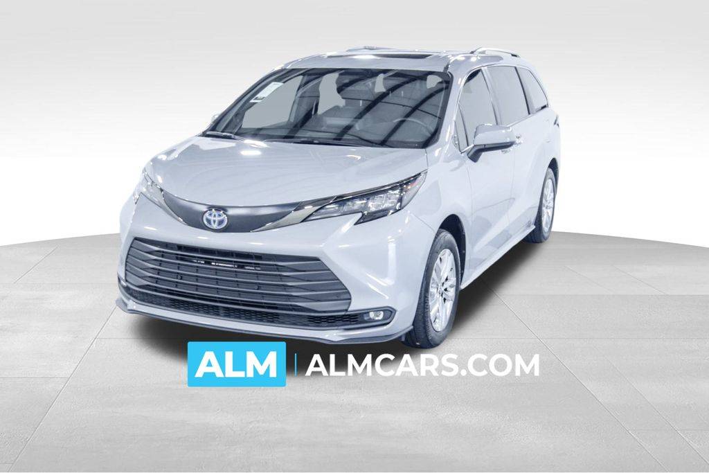 2023 Toyota Sienna XSE 25th Anniversary — Minivan — 35,303 mi — Union City, GA