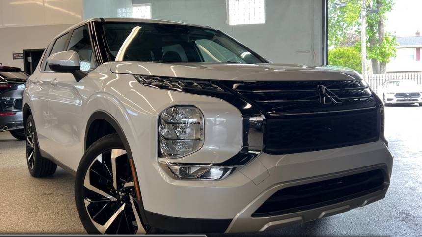 2023 Mitsubishi Outlander SE Special Edition