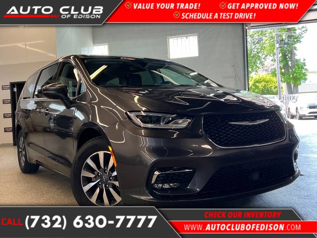 2023 Chrysler Pacifica Hybrid Touring L — Minivan — 57,598 mi — Edison, NJ