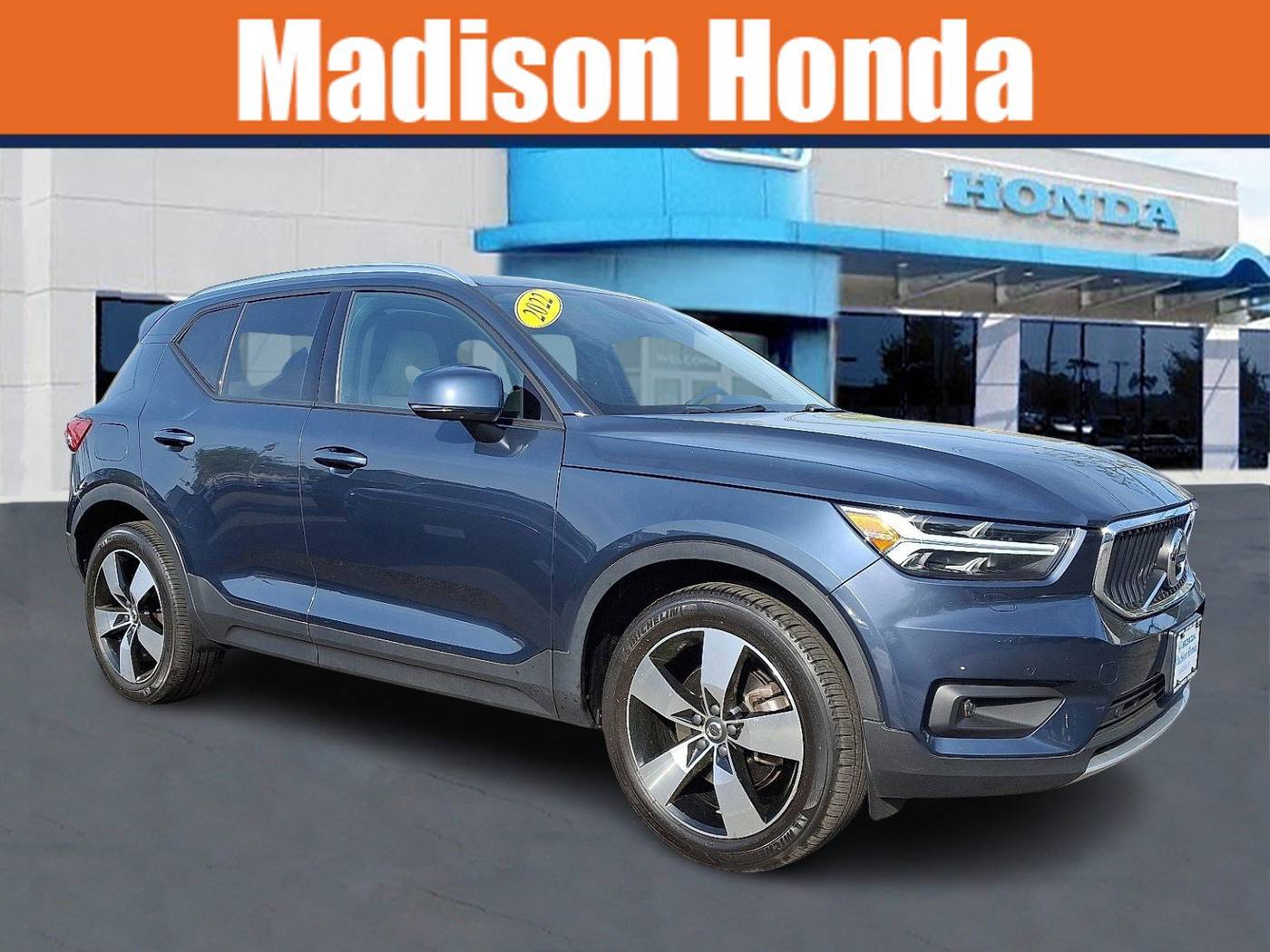 2022 Volvo XC40 Momentum — SUV — 35,881 mi — Madison, NJ
