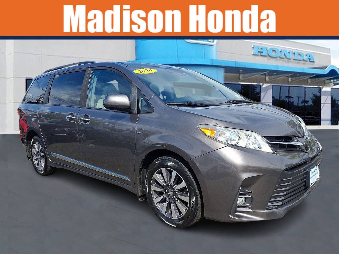 2020 Toyota Sienna XLE — Minivan — 104,870 mi — Madison, NJ