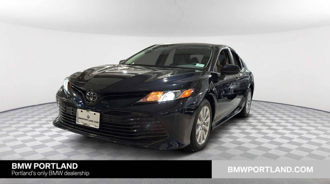 2019 Toyota Camry LE — Sedan — 28,214 mi — Portland, OR