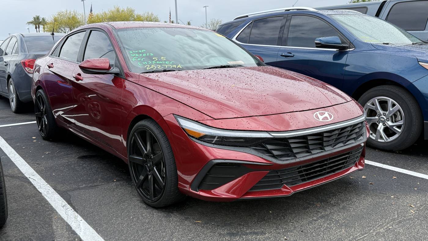 2024 Hyundai Elantra SE