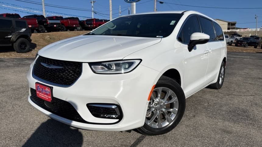 2023 Chrysler Pacifica Touring L — Minivan — 76,318 mi — Branson, MO