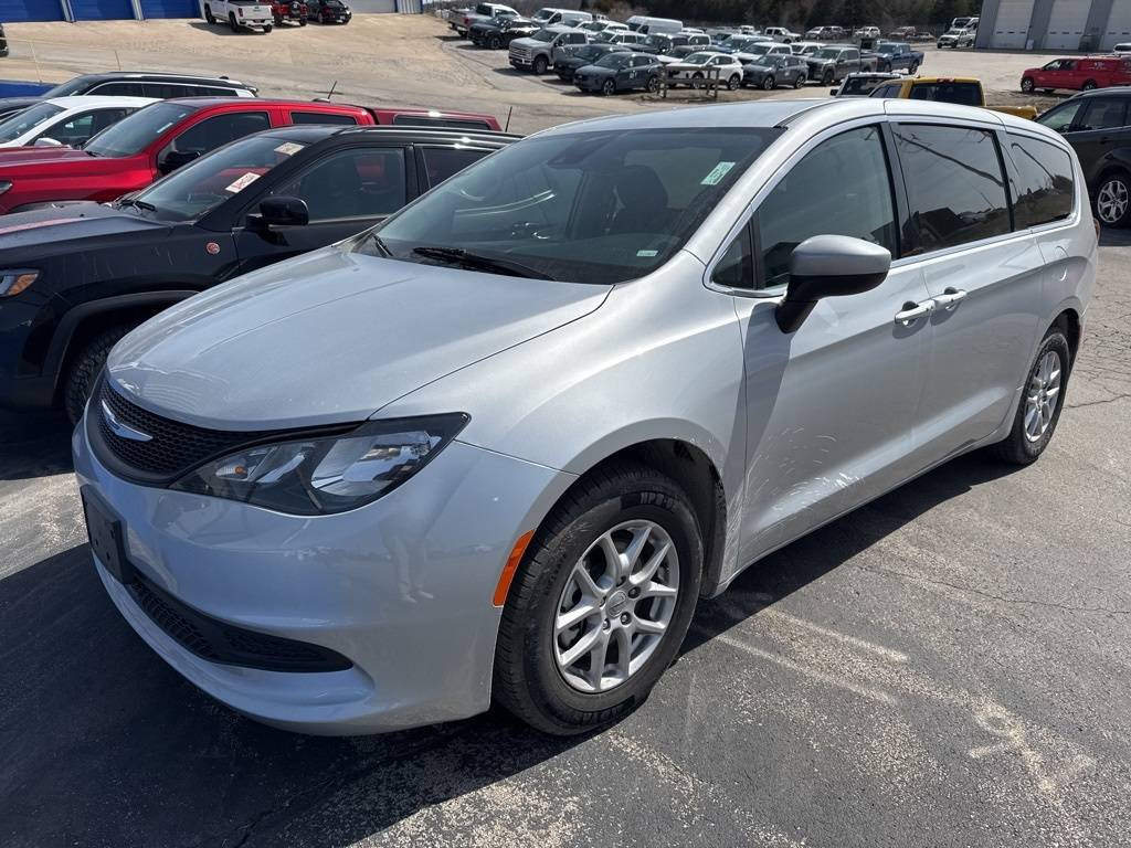 2023 Chrysler Voyager LX — Minivan — 60,338 mi — Branson, MO