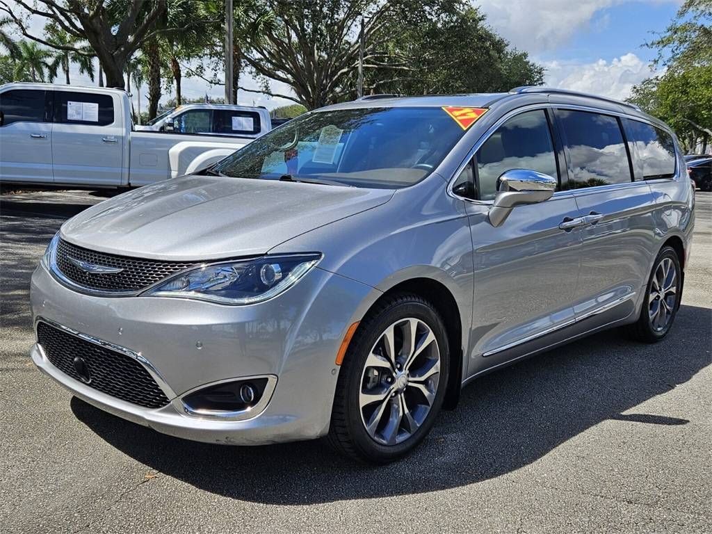 2017 Chrysler Pacifica Limited — Minivan — 22,582 mi — Pembroke Pines, FL