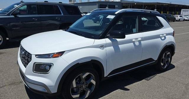 2025 Hyundai Venue Limited — SUV — 4,554 mi — Plano, TX