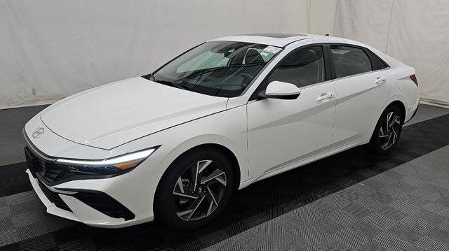 2025 Hyundai Elantra SEL Convenience — Sedan — 7,536 mi — Plano, TX